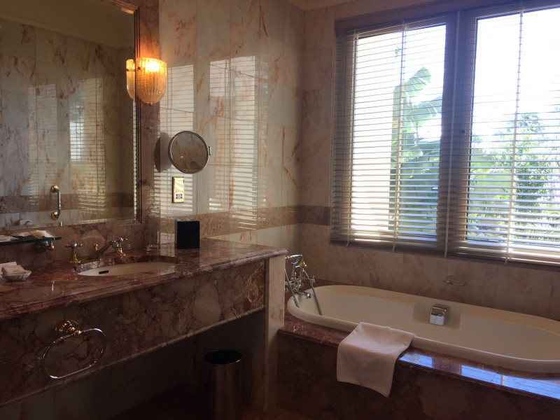 ドバイ「バージ アル アラブ」で贅を尽くした究極のセレブ体験を