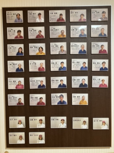 スタッフ紹介ボード」のアイデア 8 件展示デザイン, サイン デザイン, インテリア 収納