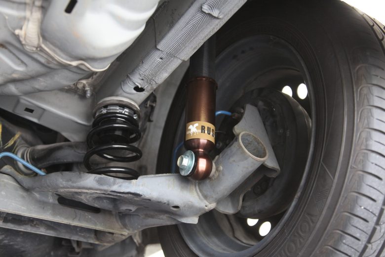 HKS HIPERMAX C compact 車高調 Z11→Z12流用出来るか試し@リア 日産 キューブ・Z12 by 鬼人Ｒのぶ蔵 - みんカラ