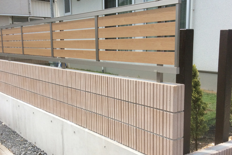 目隠しフェンスの外構工事：基礎ブロックの値段や費用・価格静岡・神奈川県の新築外構工事の設計・施工のМＫプランニング