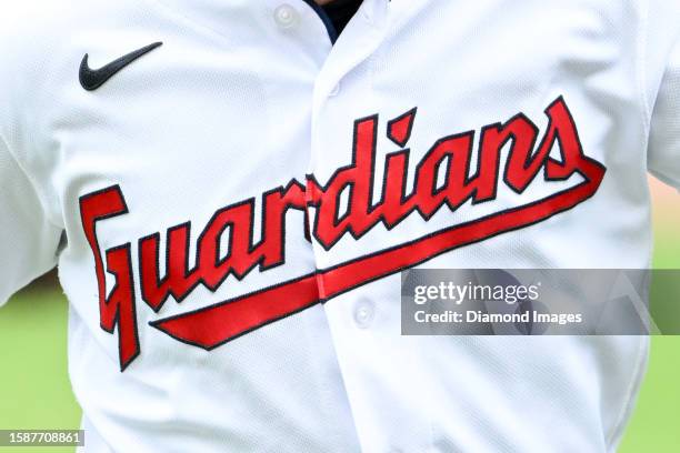 Cleveland ファッション 古着 90年代 LOGO7 MLB CLEVELAND GUADIANS クリーブランドガーディアンズ ロゴ プリントTシャツ