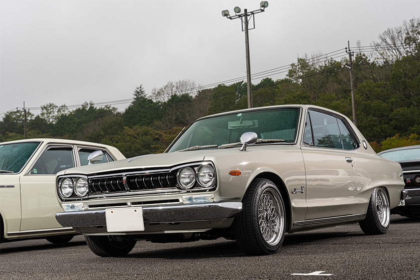 ハコスカ」にAT車があった!? 3台の日産GC10型「スカイライン」を乗り継いできたオーナーは、なぜ懐かしの「RSワタナベ」を選んだ？AUTOMESSE WEB オートメッセウェブ〜クルマを文化する