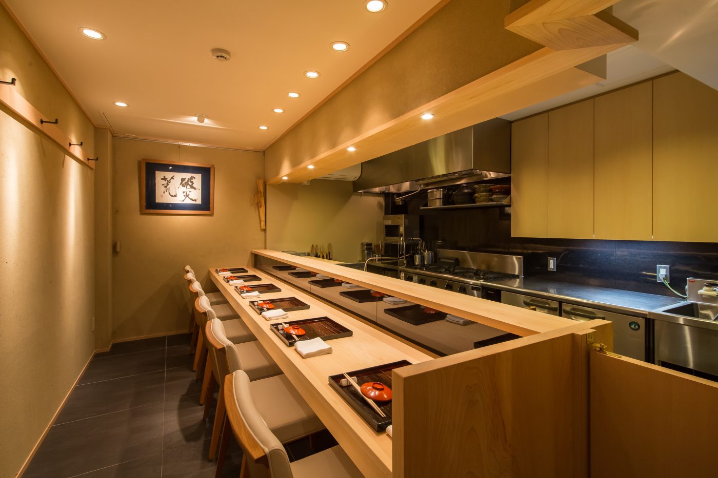 飲食店の厨房レイアウトは最重要！基本を押さえて適切な配置を組もうUSENの開業支援サイトcanaeru カナエル