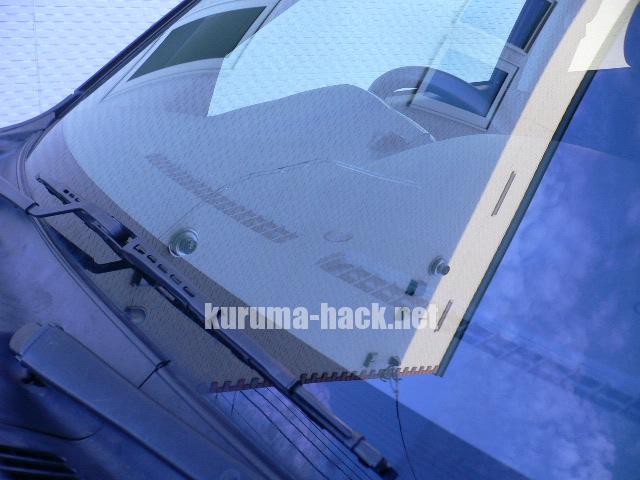 飛び石に自動車保険は使うべき？フロントガラスを無料で修理・交換する方法自動車保険の窓口