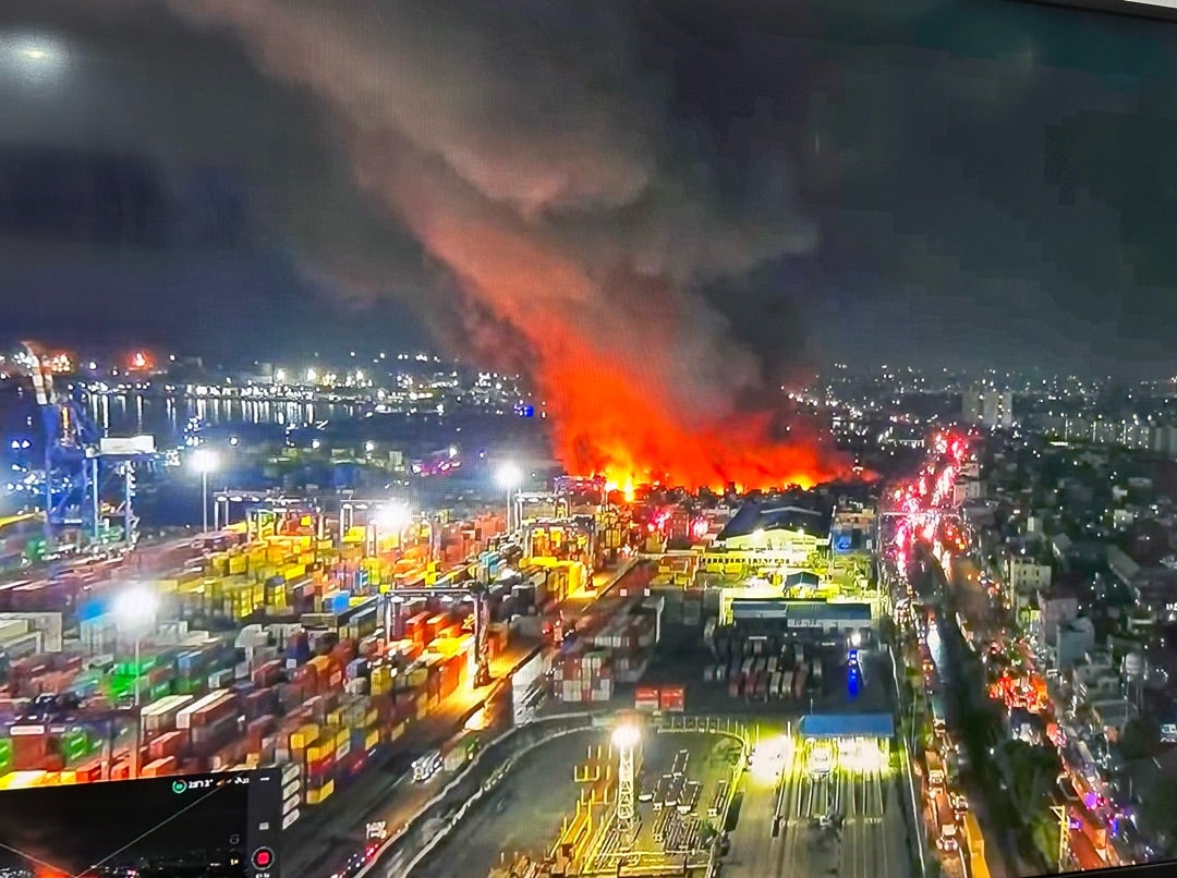 マニラ近郊のスラムで火災、約2000人焼け出されるも死者ゼロ 写真20枚 国際ニュース：AFPBB News