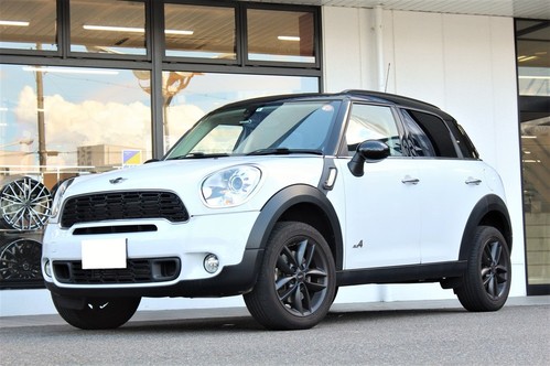 リフトアップで精悍さアップ! ミニ甲府が提案する特別仕様のクロスオーバーがアツい!CLUB CARS