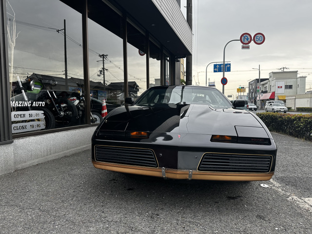 Pontiac ポンテアックトランザム ファイアーバード ＧＴＡ ナイト２０００レプリカ納車準備中–東京都世田谷区Ge3y's株式会社 ジェミーズ 、新車、中古車 、カスタムならお任せください