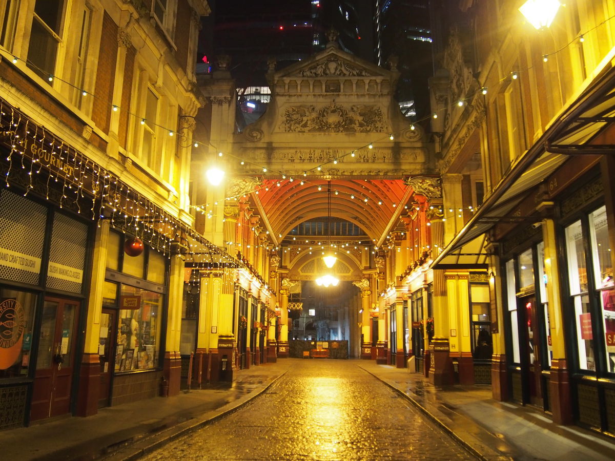 シティオブロンドン、レドンホールマーケット Leadenhall Market を散策Brazier of London