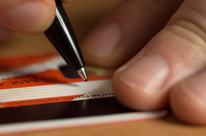 カード裏面＆店頭でのサインの書き方