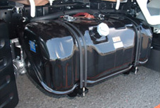 トラックの燃料タンクとは？役割や内部構造について解説