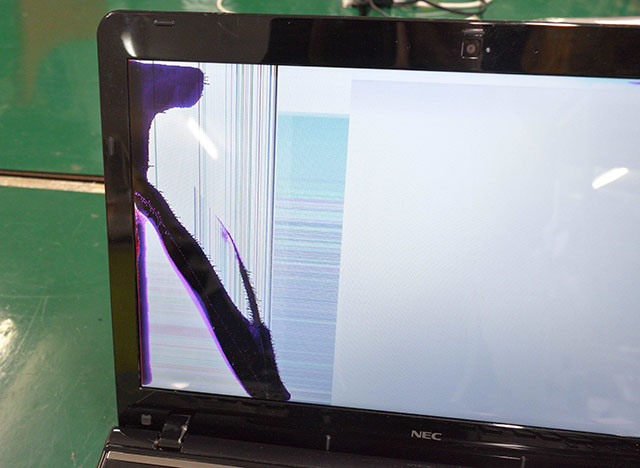 液晶が割れたテレビ 液晶テレビ修理、破損パネル交換 - YouTube