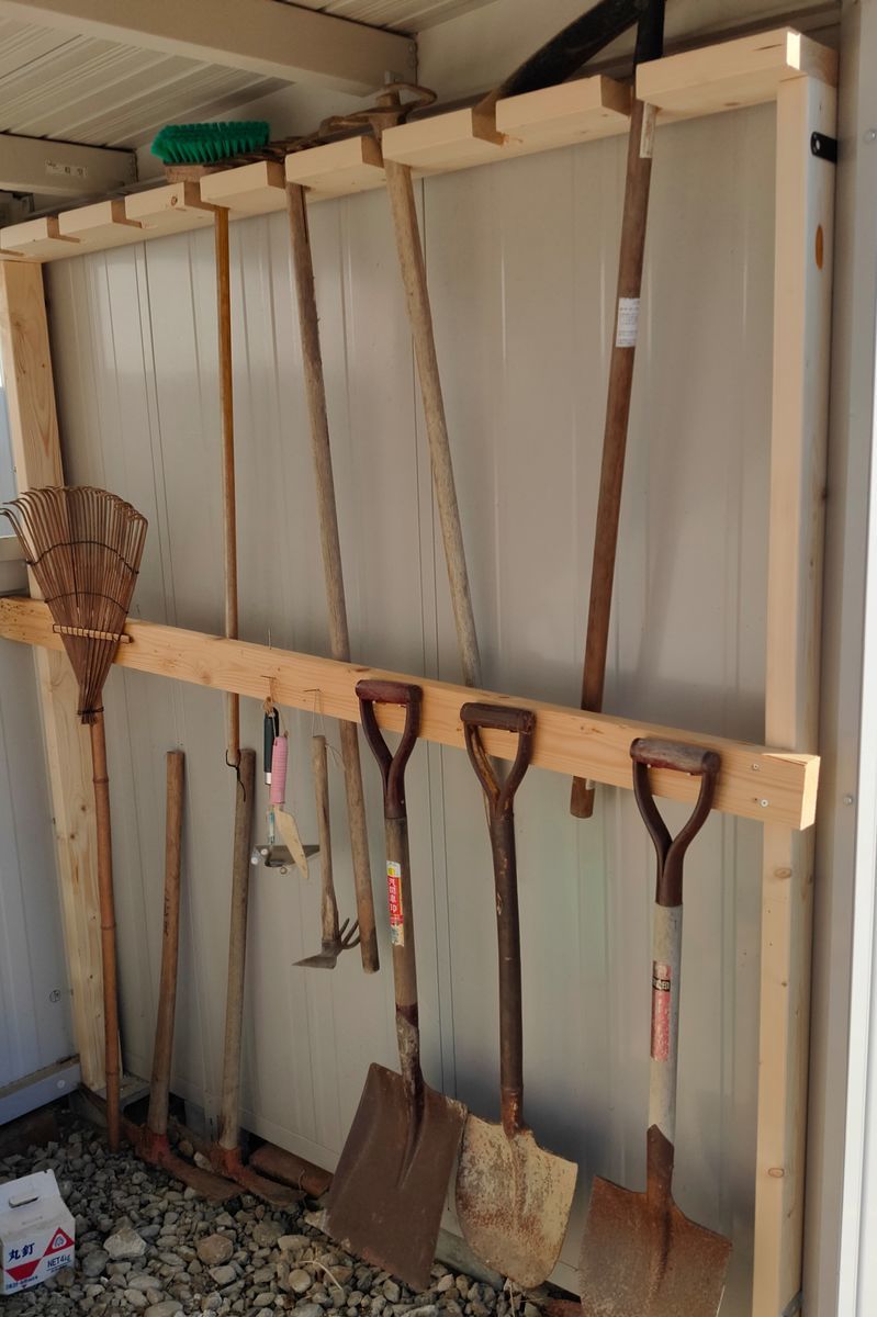 外物置 100均便利アイテムで壁面収納を整えるEASYLIFE研究所