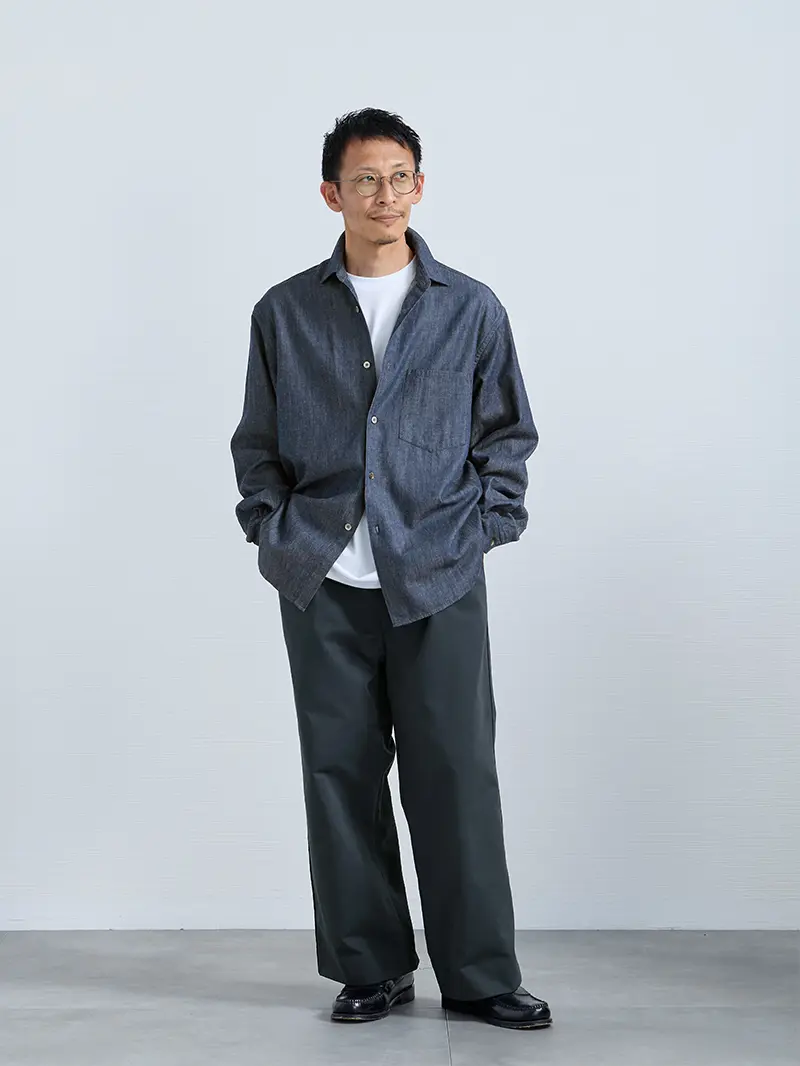 黒ワイシャツ×ネイビーパンツbiz17-18aw_1850