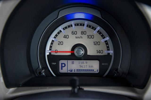 車のガソリンメーターの見方と走行可能な距離の目安を解説します自動車整備士 GAMの頭の中