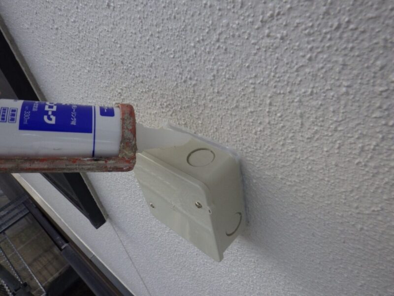 屋外コンセント設置で庭仕事の効率化と防犯対策を実現！藤沢市での電気工事例横浜電気工事レスキュ