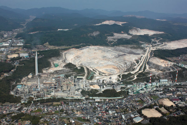 宇部興産 ブランディングのための企業広告＆ラジオCMの制作