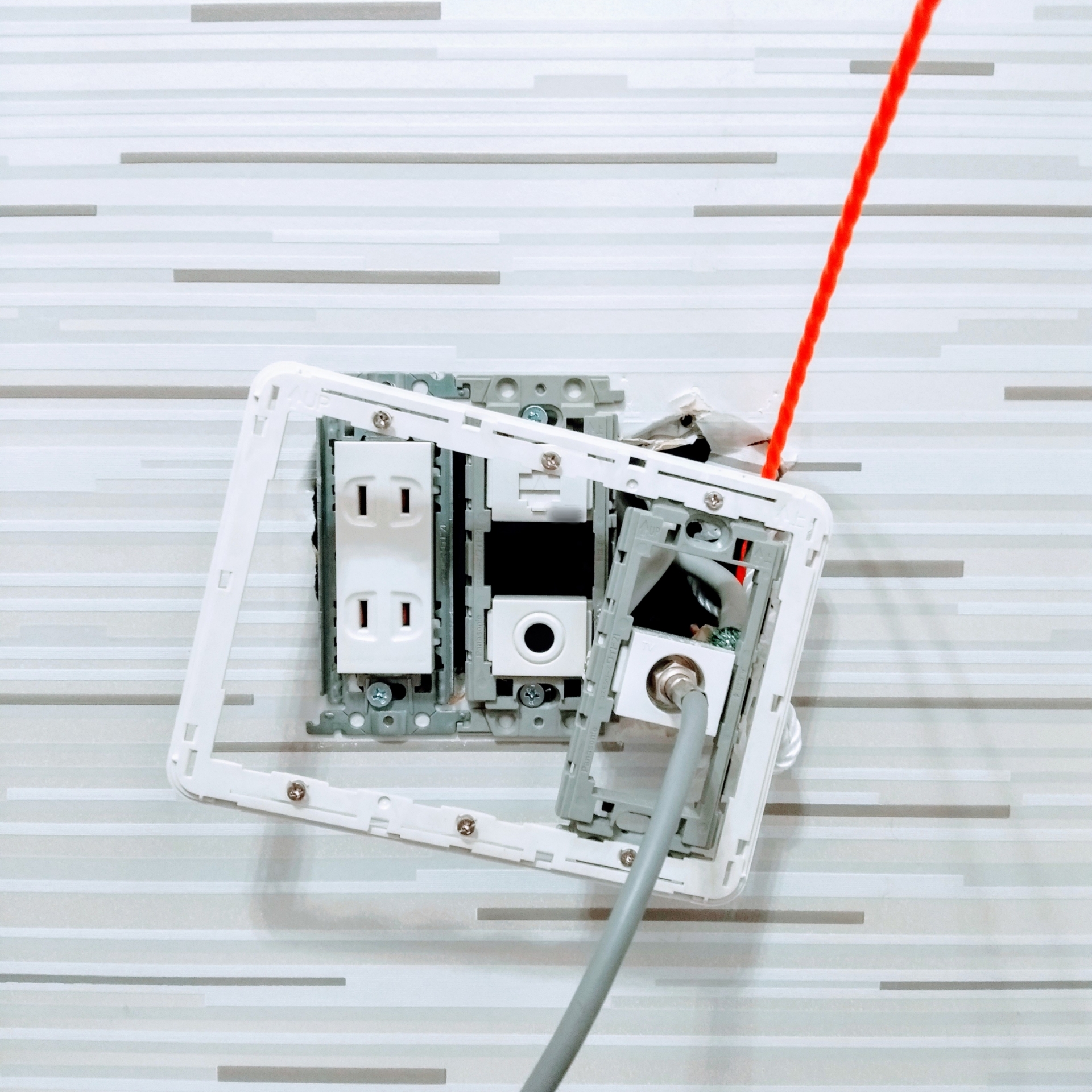 公式 光コンセントがない賃貸物件で光回線を利用する方法工事の手順も解説NURO 光 - インターネット・光回線