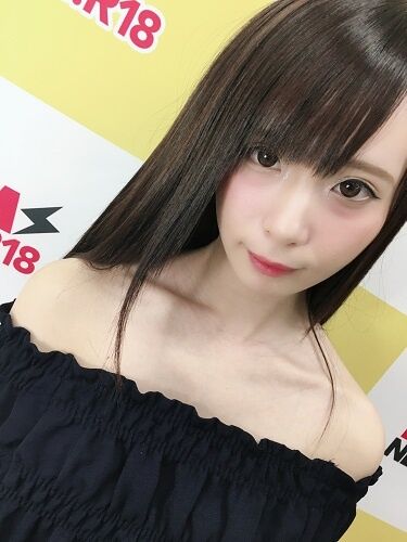 美少女過ぎたAV女優『音あずさ』の引退後。「なつみ」となって無修正作品へ再出演。そして引退。