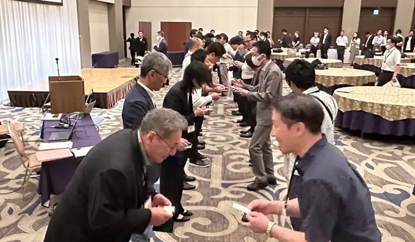 大学生の名刺マナー完全ガイド作り方から交換方法まで就活マガジン