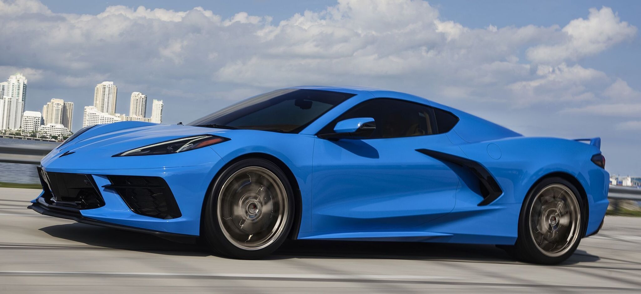 コルベット クーペのコルベット・フル加速・メーター・0-300km hに関するカスタム事例車のカスタム情報はCARTUNE