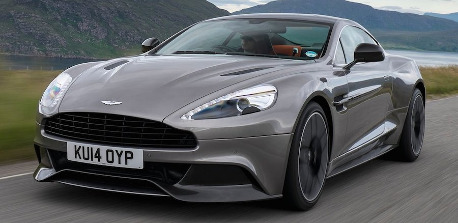 車の会社で、羽が二つ生えたようなマークを見つけたのです 』 シボレー コルベット クーペ のみんなの質問