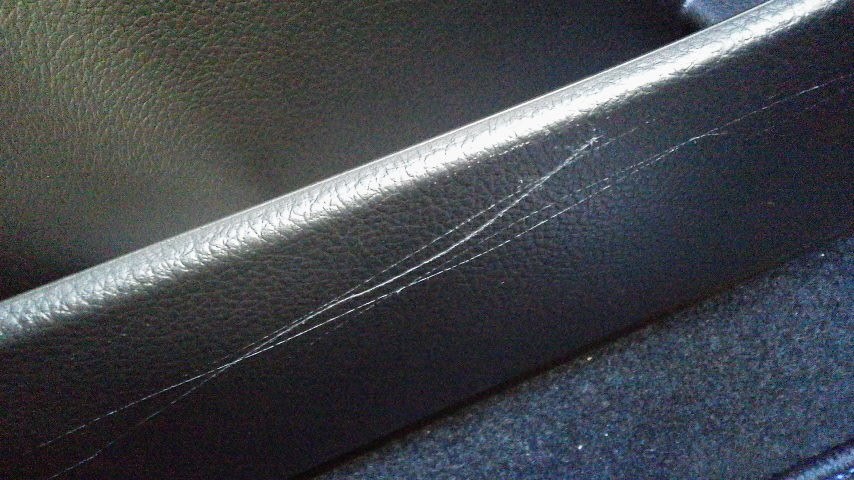 内装樹脂パーツの傷 塗装なしで修理する方法DIYカーメンテナンス