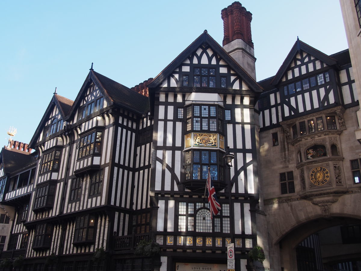 特徴的なデザインにも注目 - ロンドンの有名デパート5選