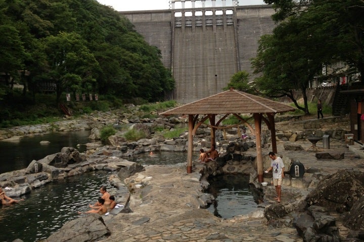 混浴！？岡山の天然の大露天風呂を紹介 | めいりLife