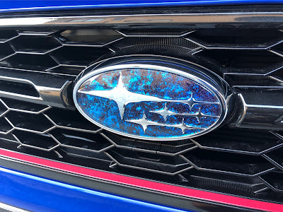 Amazonスバル 車のロゴ 金属製エンブレム エンブレム レヴォーグ レガシィ フォレスター インプレッサスポーツ 3D 粘着式の車のロゴ金属製エンブレム用ステッカー 金属ステッカー デカール シール ラベルブルーの鏡面 1枚エンブレム車＆バイク