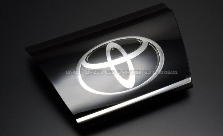 ハリアー独自の鷹エンブレムが無くなった理由とは？デザインの意味も徹底解説中古車の ネクステージ