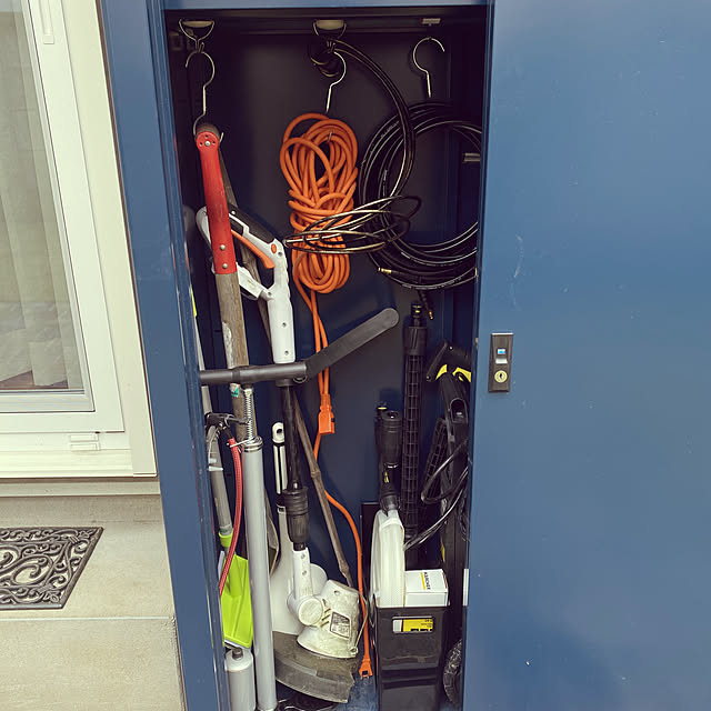 物置内の収納アイデア9選 DIYで棚やラックを工夫し整理整頓しよう！