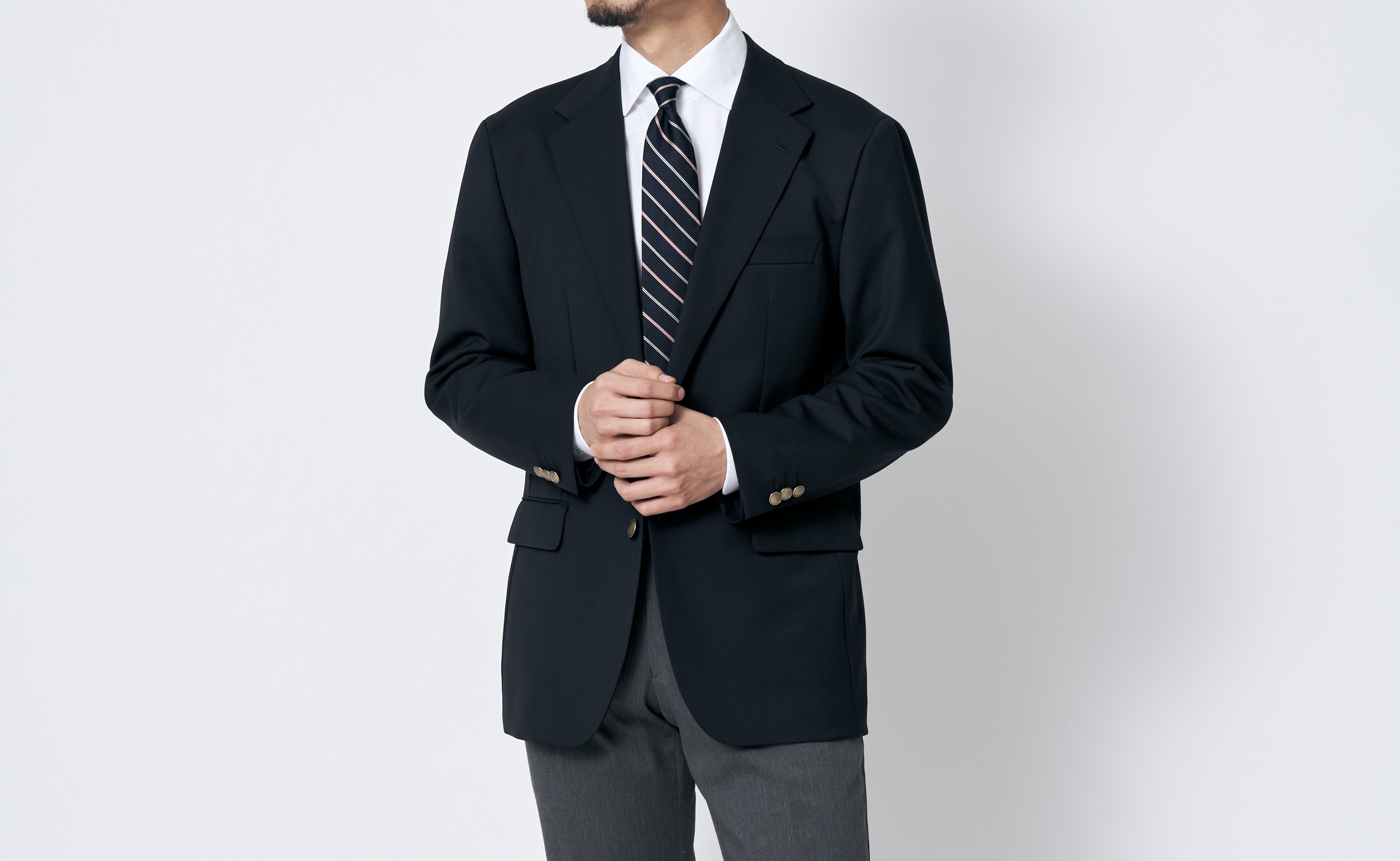 ビジネスシーン・カジュアルシーン兼用で使えるコートが欲しい。ROCOCO ONLINE STORE