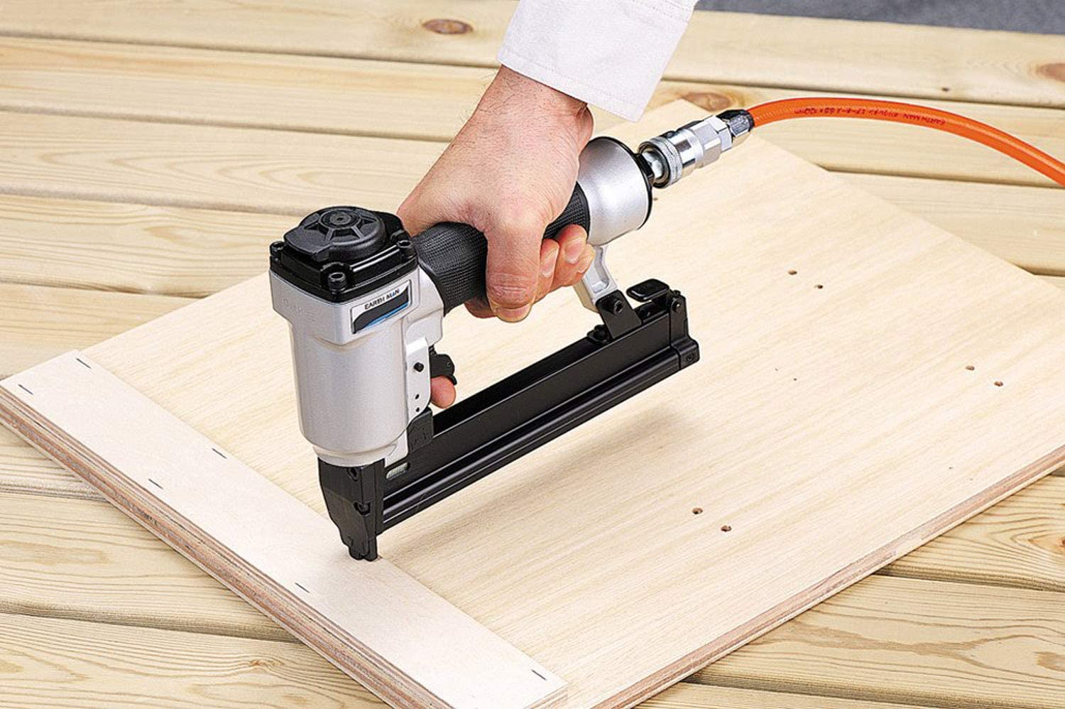 WORKPRO「ガンタッカー」3in1紹介＆使い方 ハンドタッカー ホッチキス ケーブルタッカー3通りに使える 替針200本付 DIY、家庭、オフィスで便利な道具