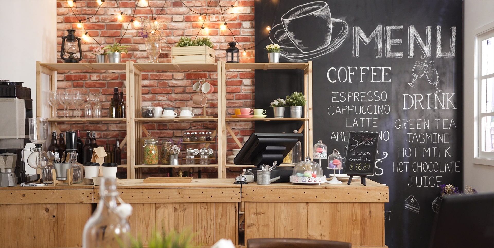 無料添削デザインスクール89「カフェスタッフ採用バナー」イライジャWEBデザイナー デザイン添削おじさん