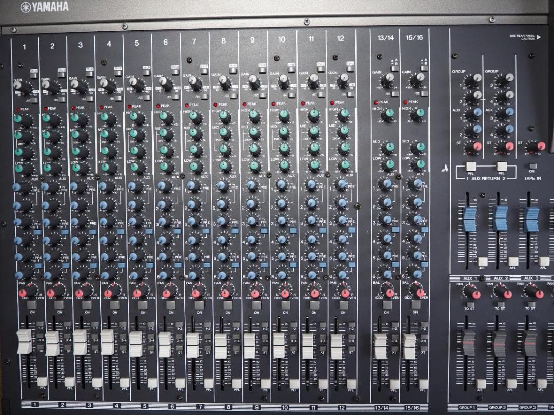 ミキサー 70mm フェーダー ミキサー 4 チャンネル 7 バンド EQ 16 エフェクト ミキシング コンソール 個別 48VAmazon.co.jp: オーディオミキサー プロのスタジオや音楽愛好家向けの XLR 出力と 48V ファンタム電源を備えたミキサー 4チャンネル Aux Effec PC