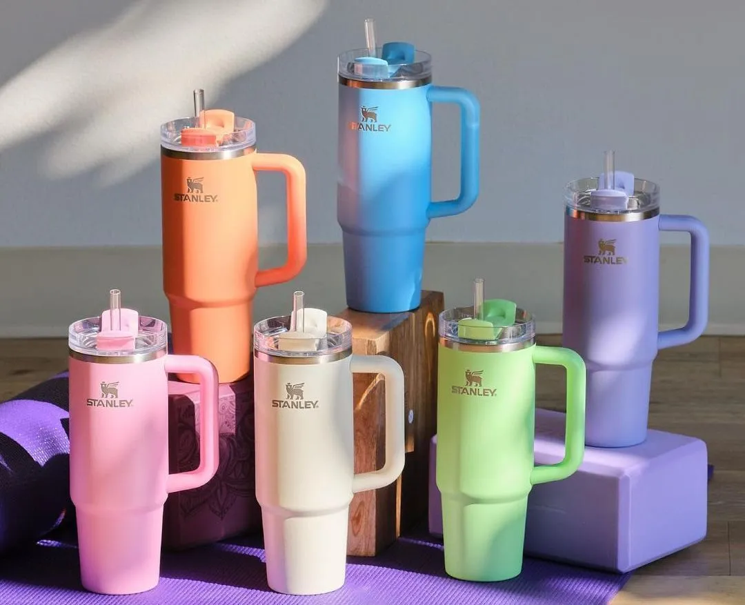 労働者たちに愛用されてきた老舗ブランドの水筒が突如若い女性から爆発的人気に。その理由とは？ - Glowkey メディア USトレンドレポート