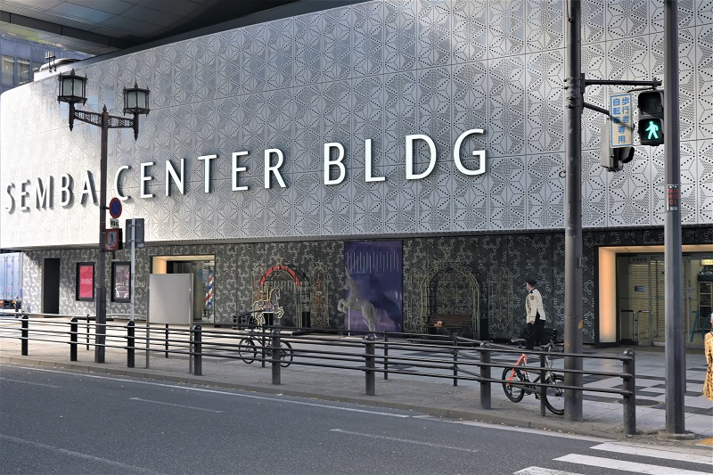 廃業寸前の生地問屋が業界の常識を覆し、生地カタログをWEB化。10年で売上10倍に - relay Magazine