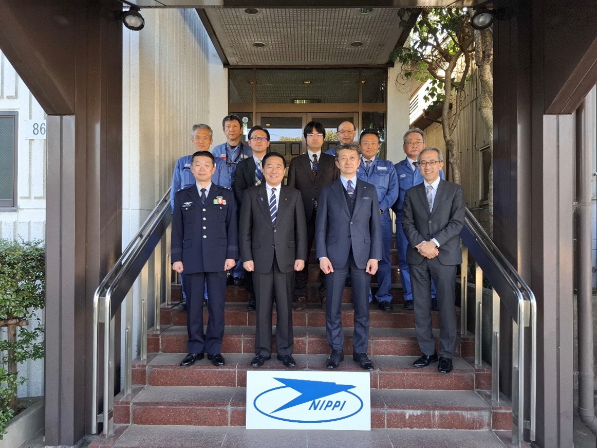 先進機械堀田研の学生が日本飛行機㈱の工場見学をおこないました関東学院大学理工学部