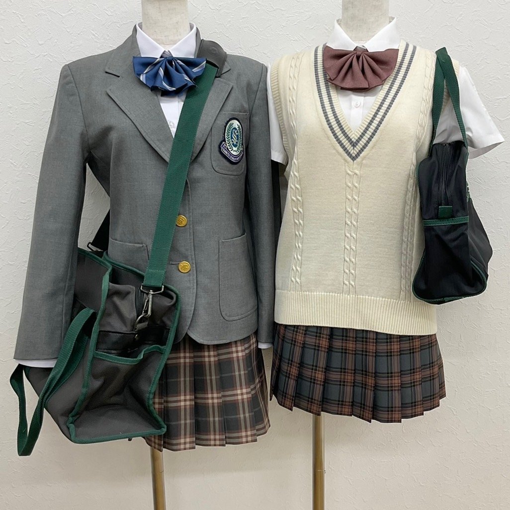 制服と校歌・校章 | 実践女子学園 中学校高等学校