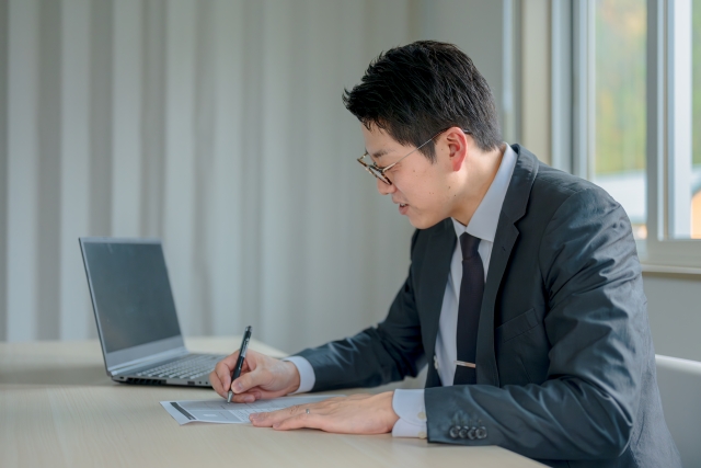 例文 ビジネスメールの基本！書き方や返信の仕方を解説 - CANVAS若手社会人の『悩み』と『疑問』に答えるポータルサイト