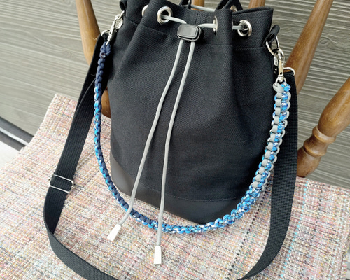 ACCOMMODE アコモデ の「パラコード ミニボックス サコッシュ ショルダーバッグ 」 - WEAR