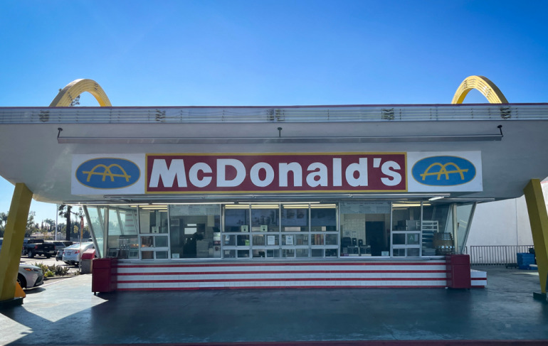 企業のロゴマークの歴史を調べてみた マクドナルド編株式会社LAKA