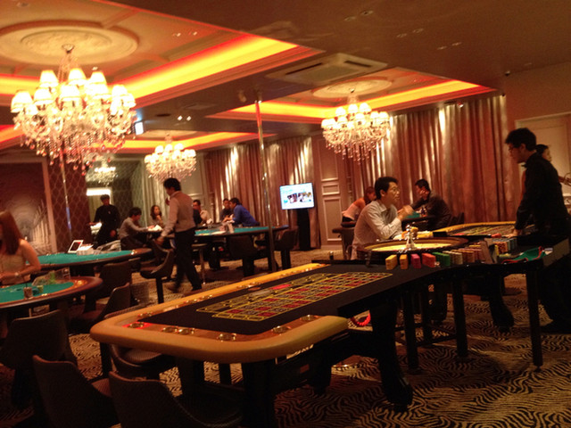 大阪難波 カジノ&バニーBAR Jack&Queen