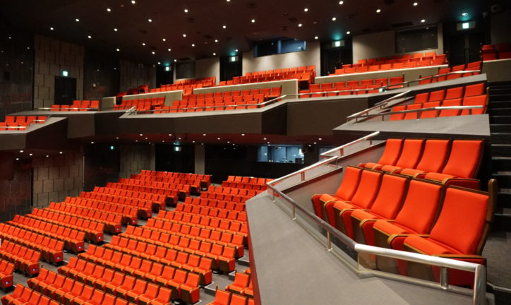 横浜関内ホール キャパや座席の見え方、アクセスまとめ - マンガともっと