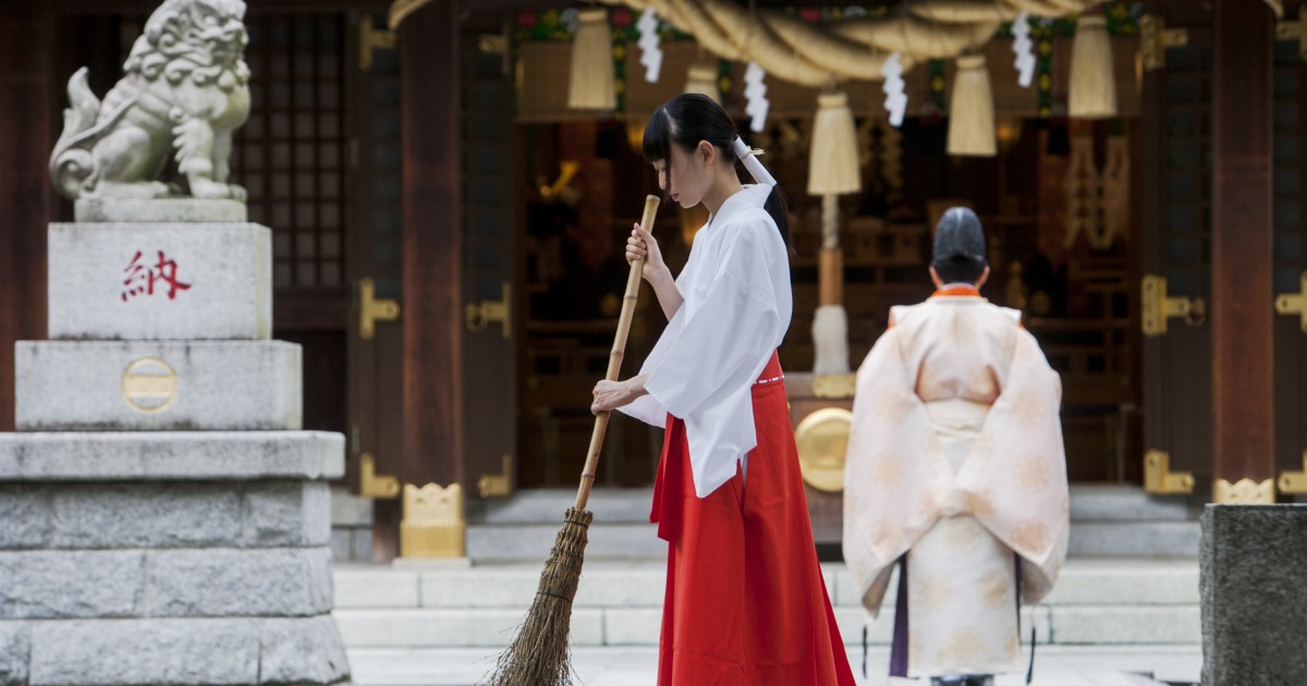 神職・神主・宮司の年収や福利厚生は？ 給料はどこから出るの？神職・神主の仕事・なり方・年収・資格を解説キャリアガーデン