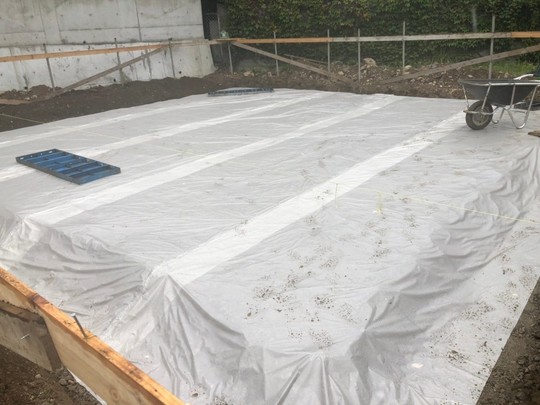 捨てコン工事まで進みました – ただいま施工中