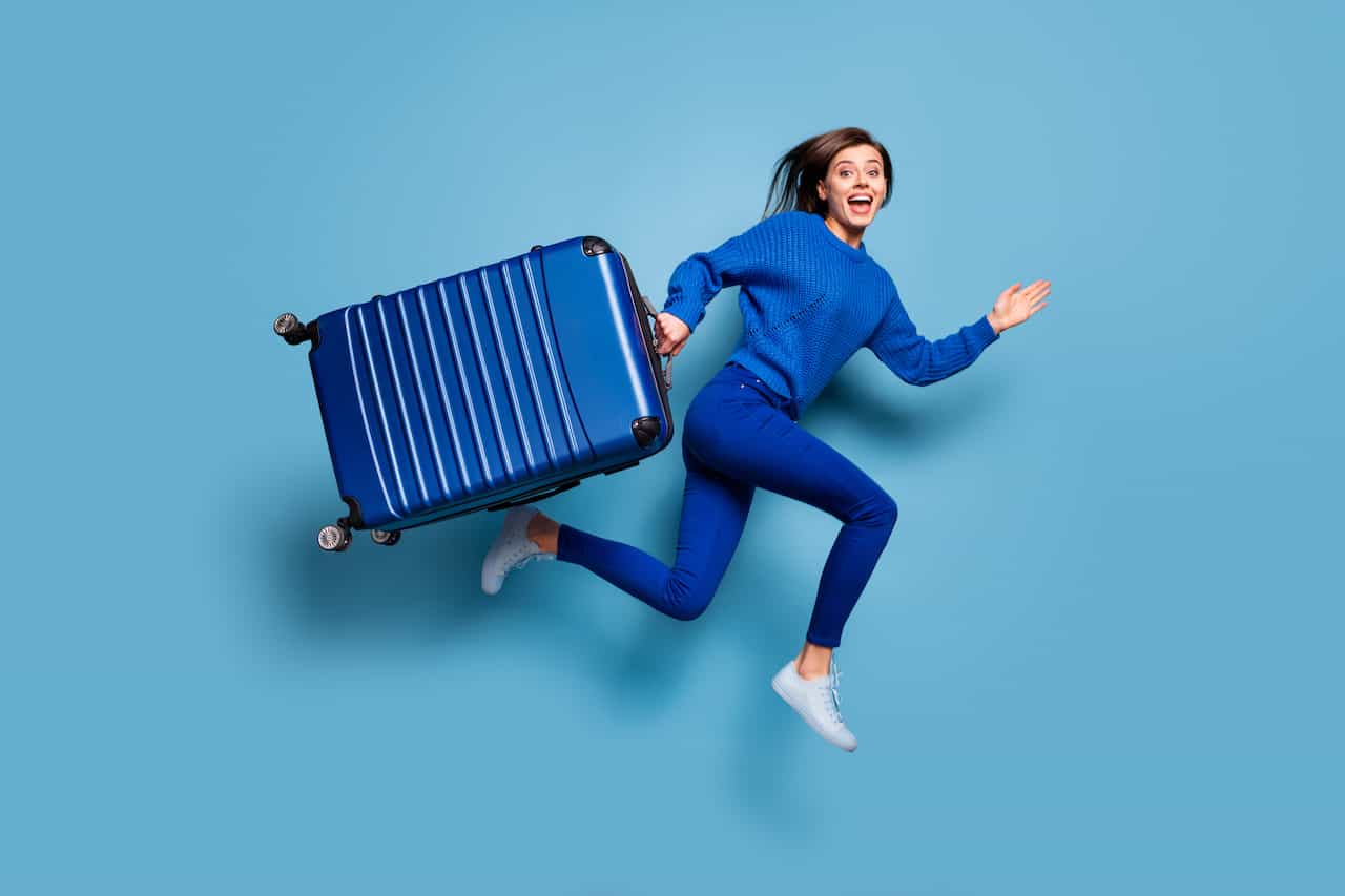 外国人観光客とスーツケースの写真素材115020459- PIXTA