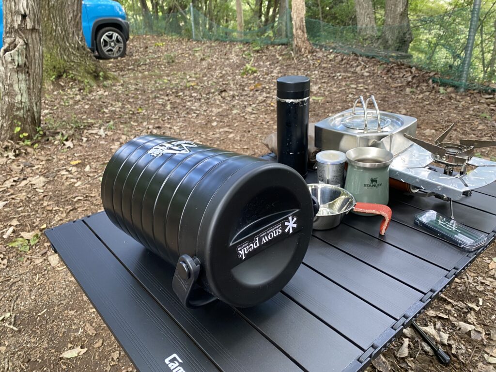 ワークマン 真空ハイブリッドコンテナ4.6L キャンプの氷ストッカ