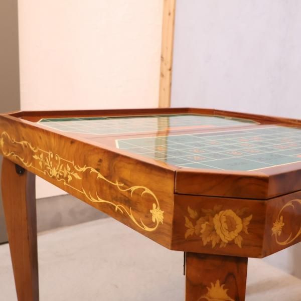 カードゲームやチェス、ルーレットゲームが楽しめる機能がまとめられたイタリア製ゲームテーブル。天板にチェス盤やルーレット のBETエリアが描かれているユニークなカジノテーブル。店舗什器としてもオススメ♪ - kokoelma -ココエルマ- 雑貨・中古家具・北欧家具