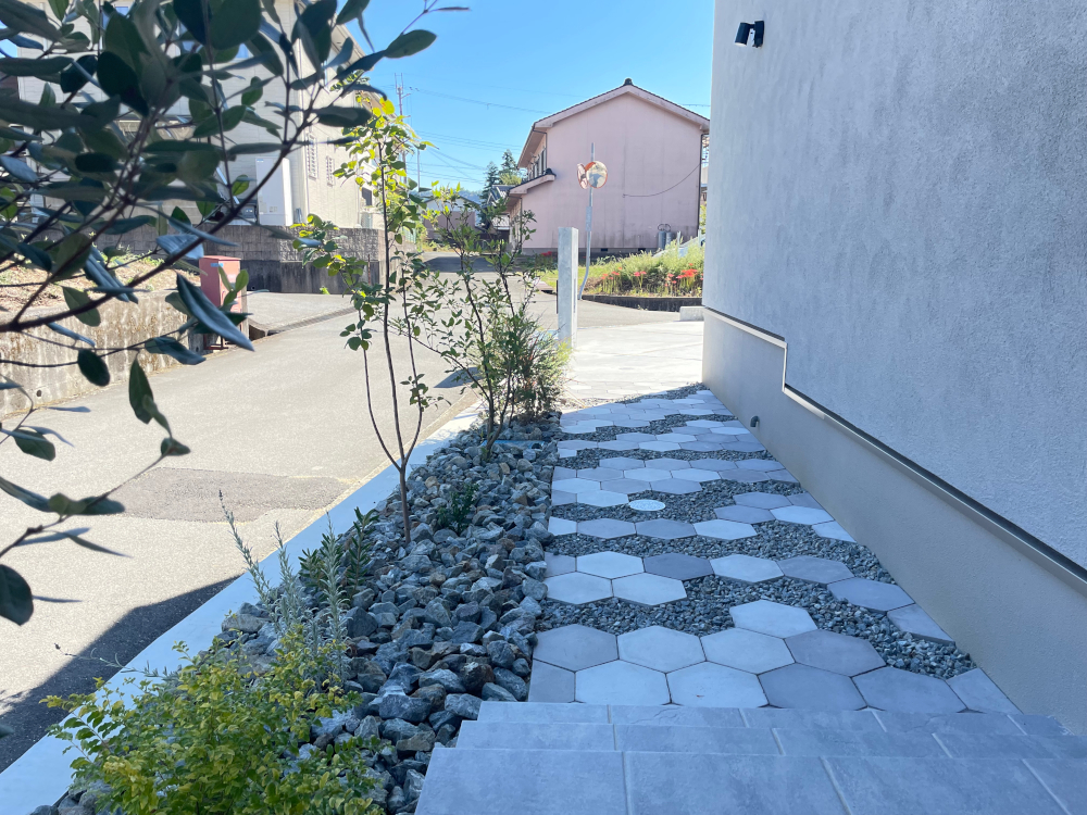 インターロッキングの施工方法と単価を解説エデンな暮らし